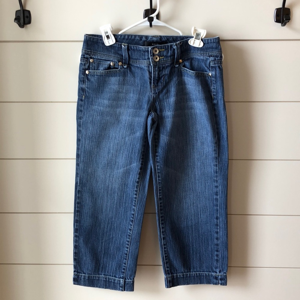 White House Black Market Capri jeans size 2
